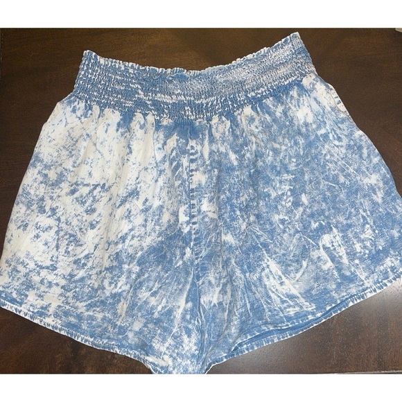 Thread  & Supply Smocked Soft Denim Shorts(Waist 28”Length 16” Inseam 3”) - Picture 1 of 4